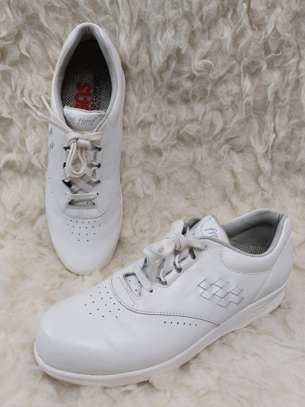 SAS Free Time white leather Women's Comfort Walking Shoes 8 1/2 M